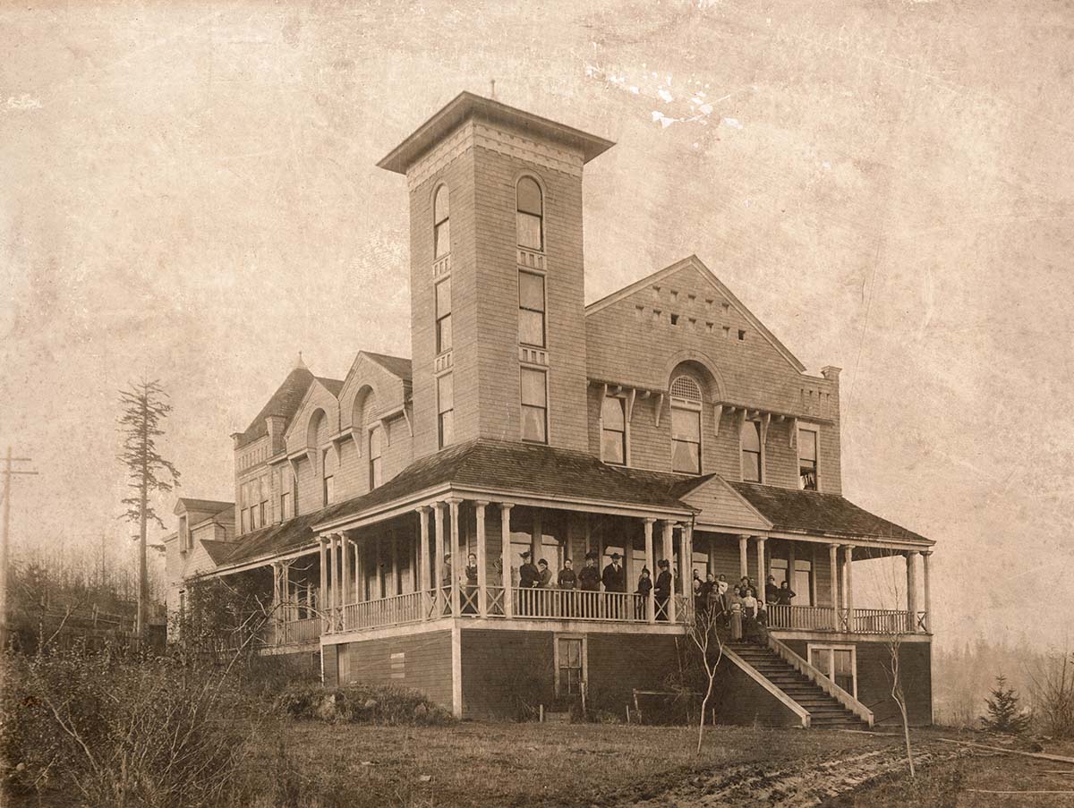 A sepia toned photo of the Florence Crittenton Home in the Rainier Valley from around 1901.